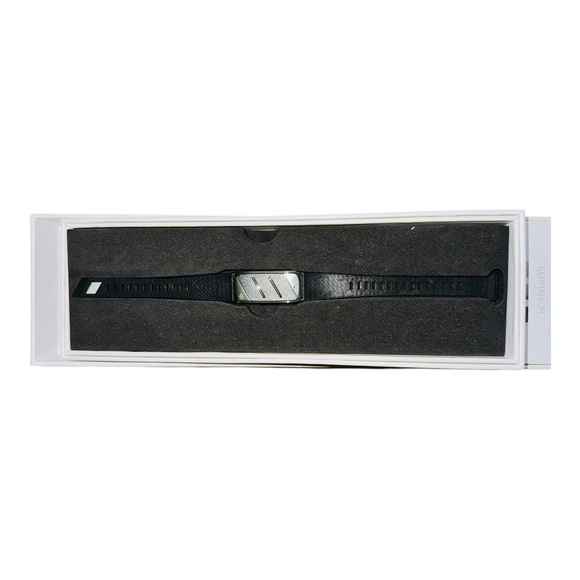 White and Black Smartwatch with Advanced Features - Picture 3 of 5